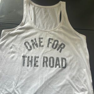 Old navy graphic tank like new